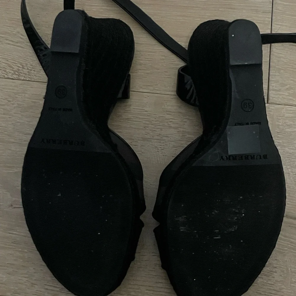 Burberry Elegant Black Wedge Sandals - Picture 5 of 6